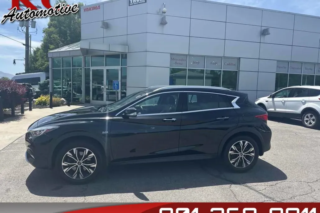 2018 Infiniti QX30 Premium photo 1