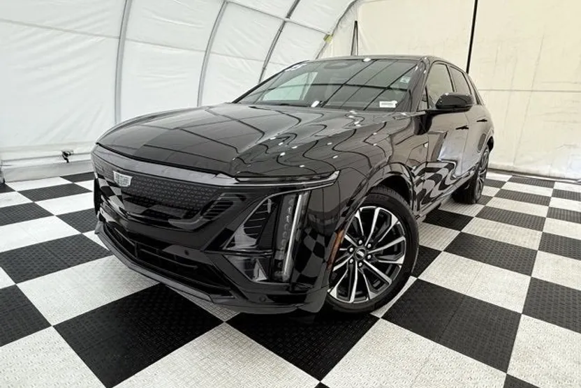 2025 Cadillac Lyriq Sport photo 1