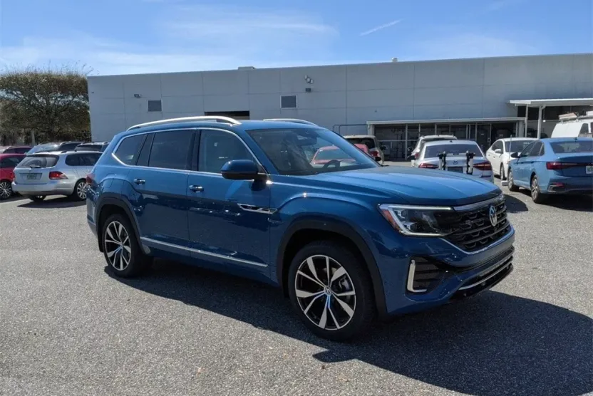 2025 Volkswagen Atlas SEL Premium R-Line photo 1