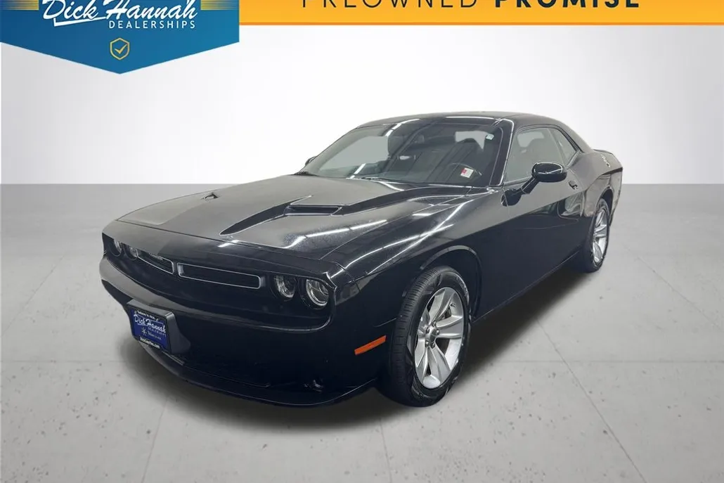 2023 Dodge Challenger SXT photo 1