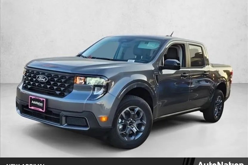 2025 Ford Maverick XLT photo 1