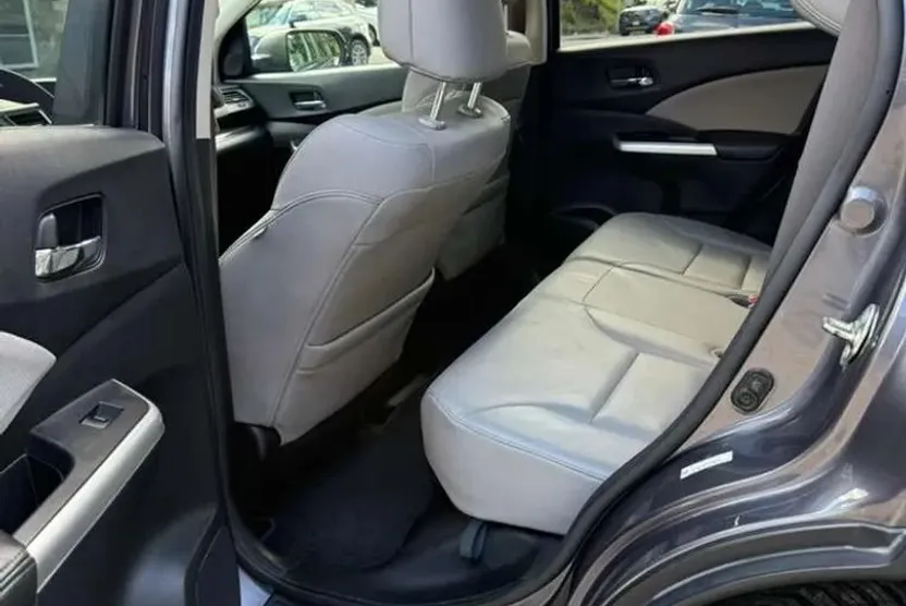 2015 Honda CR-V Touring photo 1