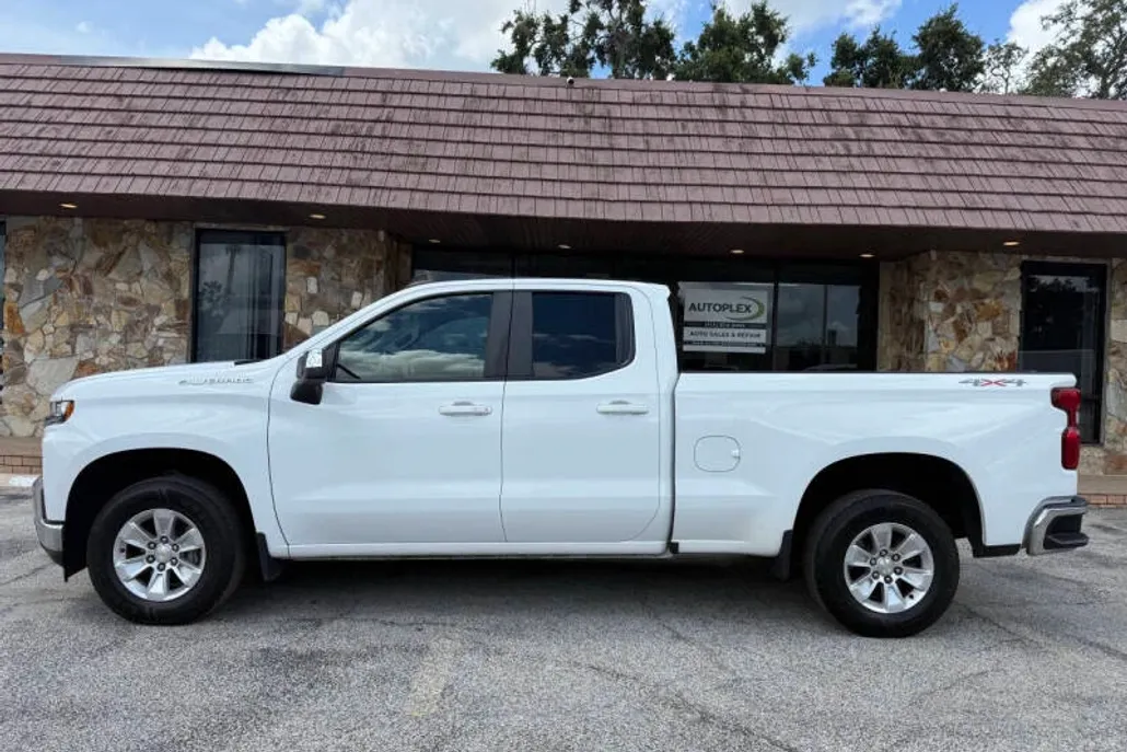 2021 Chevrolet Silverado 1500 LT photo 1