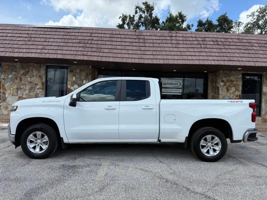 2021 Chevrolet Silverado 1500 LT photo 1