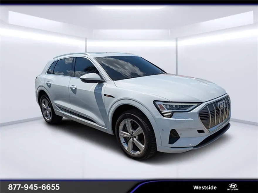 2019 Audi e-tron Prestige photo 1