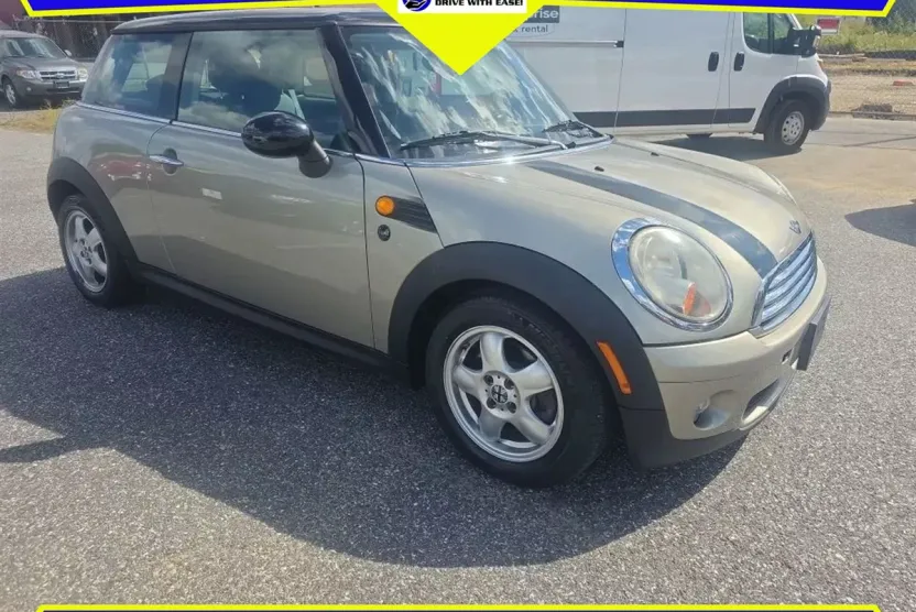 2010 Mini Cooper Hardtop photo 1
