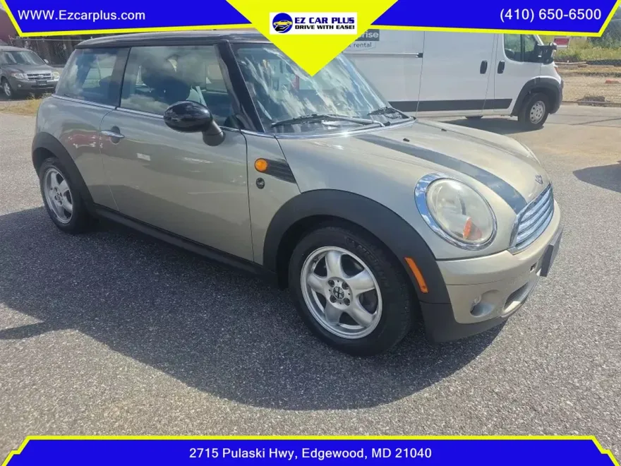 2010 Mini Cooper Hardtop photo 1