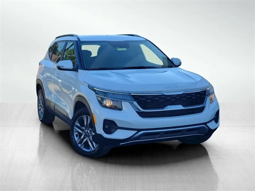 2023 Kia Seltos S photo 1