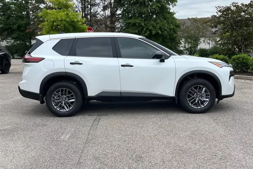 2025 Nissan Rogue S photo 1