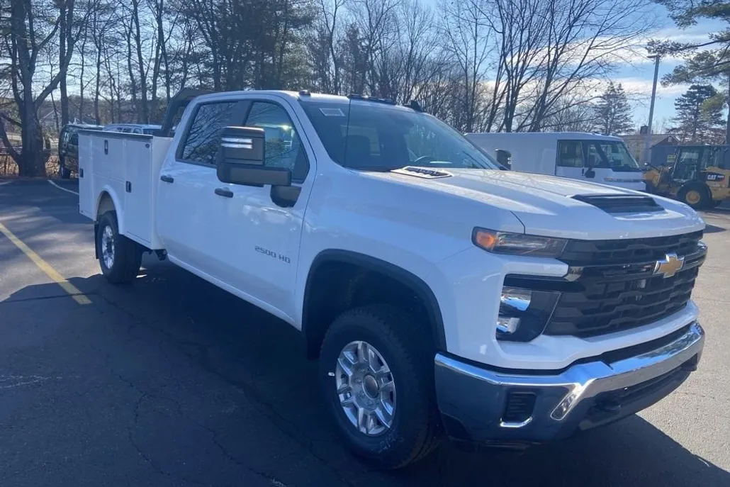 2024 Chevrolet Silverado 2500HD photo 1
