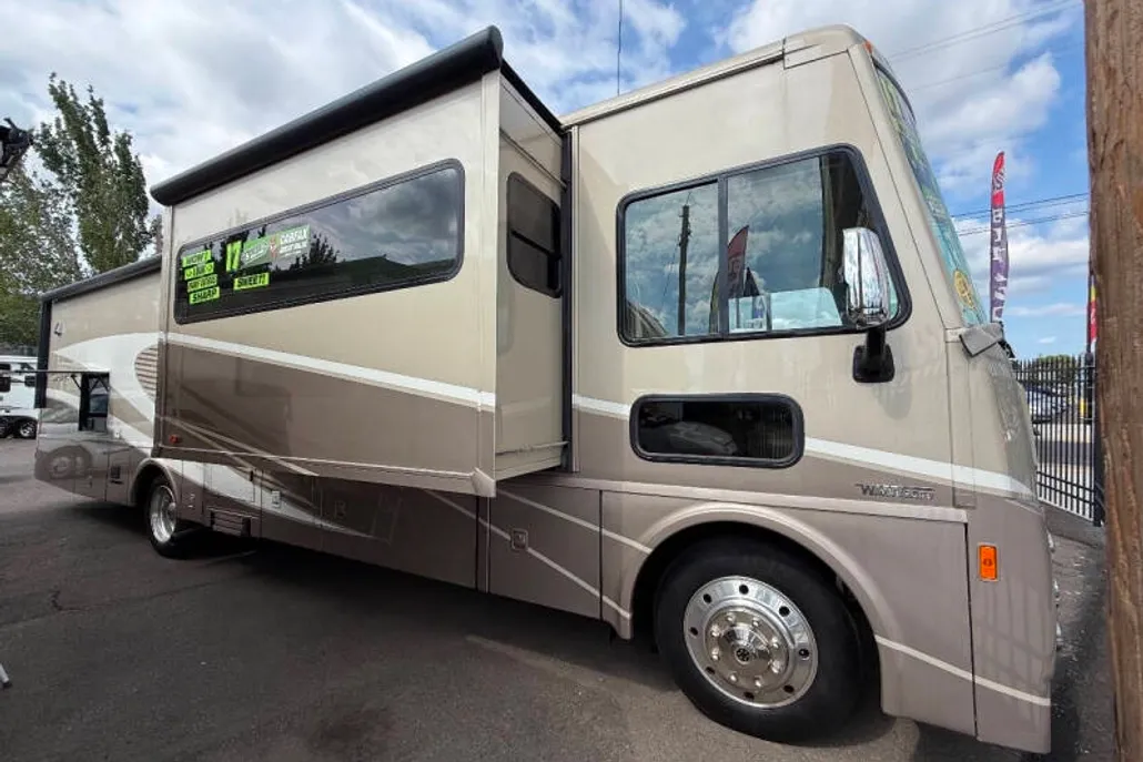 2017 Ford Motorhome Chassis photo 1