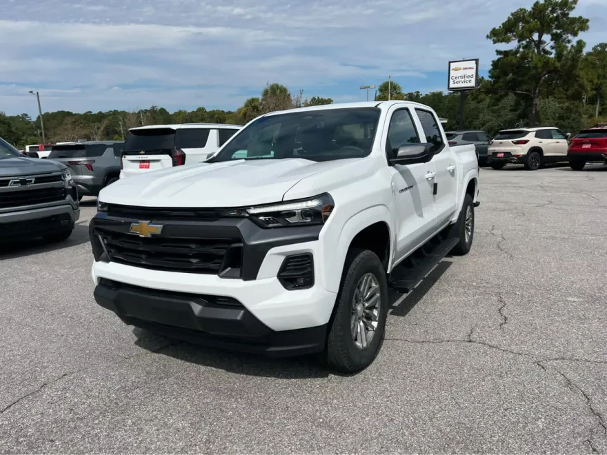 2026 Chevrolet Colorado LT photo 1