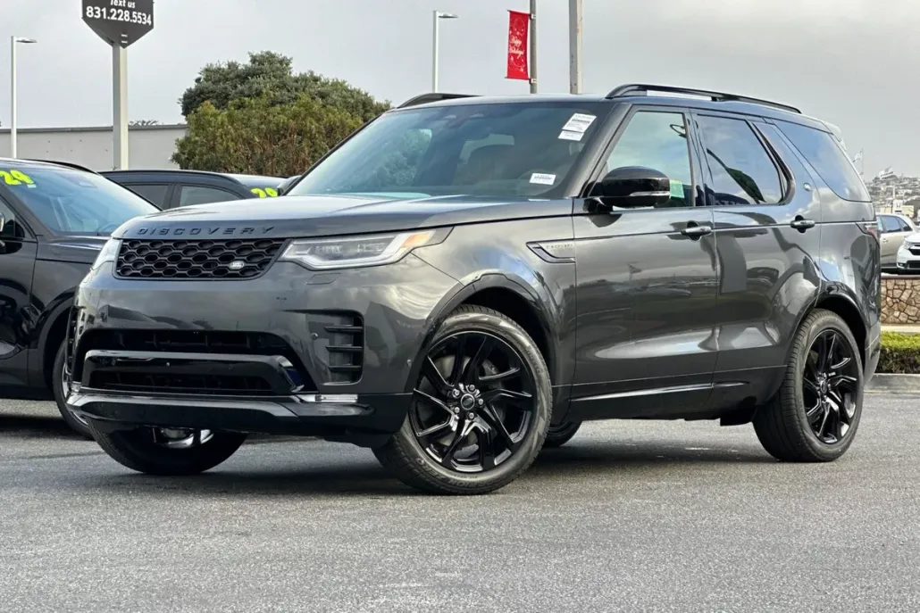 2025 Land Rover Discovery SE photo 1