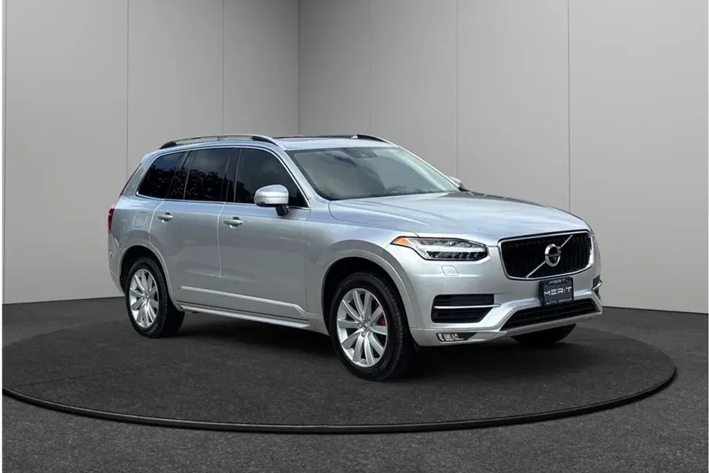 2016 Volvo XC90 T6 Momentum Sport photo 1