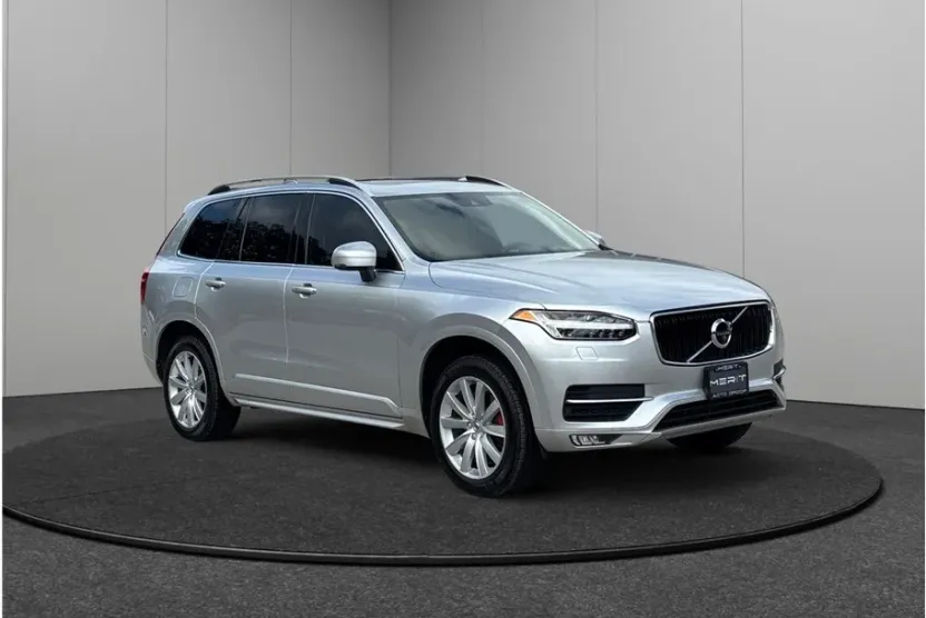 2016 Volvo XC90 T6 Momentum Sport photo 1