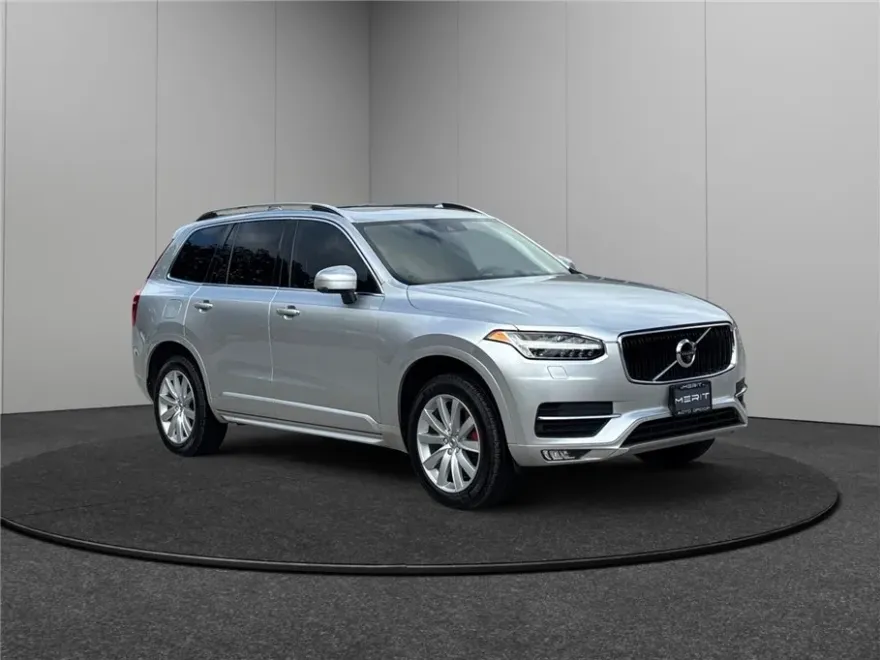2016 Volvo XC90 T6 Momentum Sport photo 1