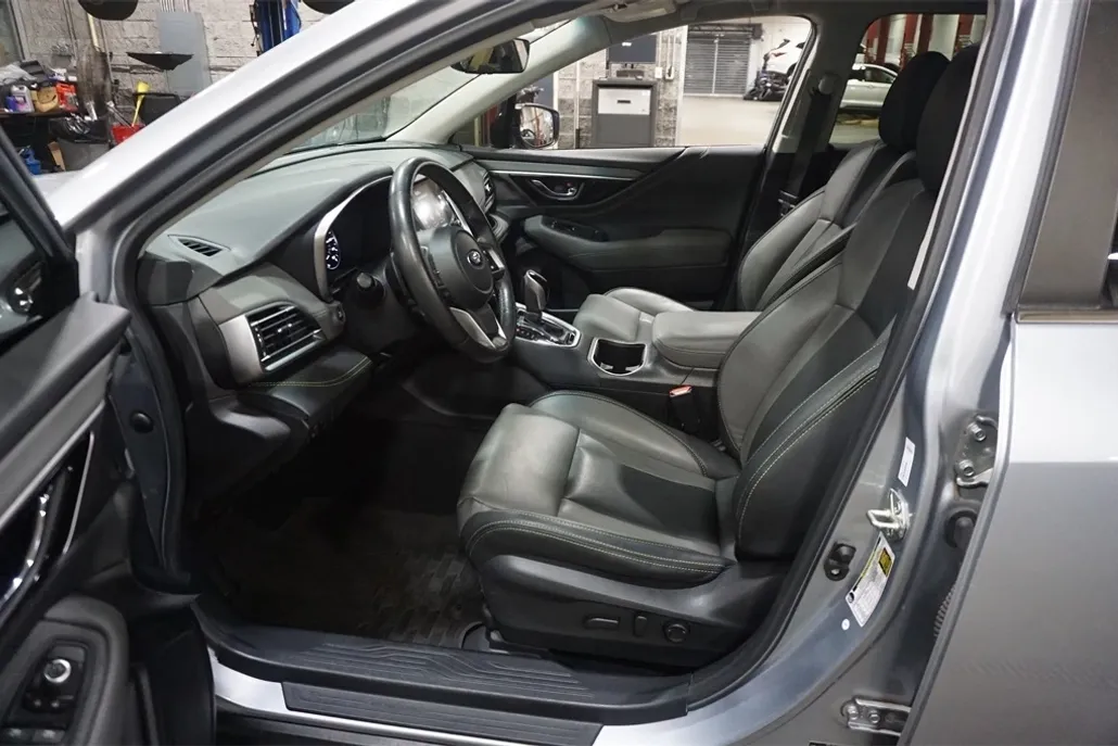 2020 Subaru Outback Onyx Edition XT photo 1