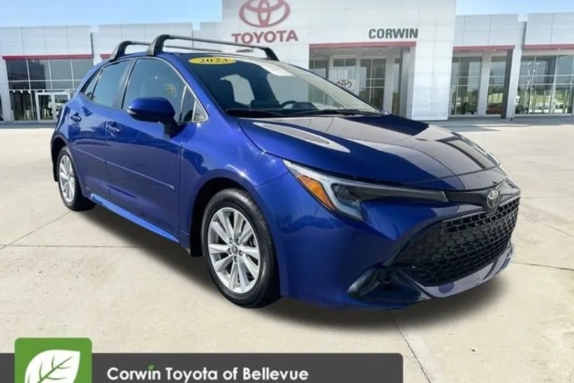 2023 Toyota Corolla SE photo 1