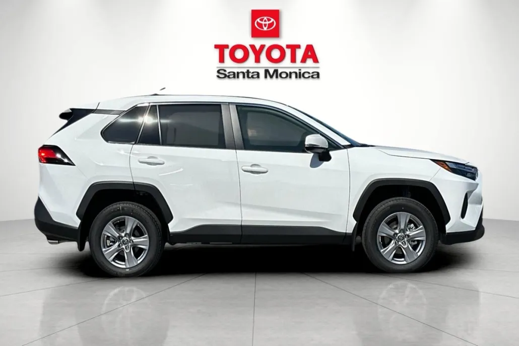 2025 Toyota RAV4 XLE photo 1