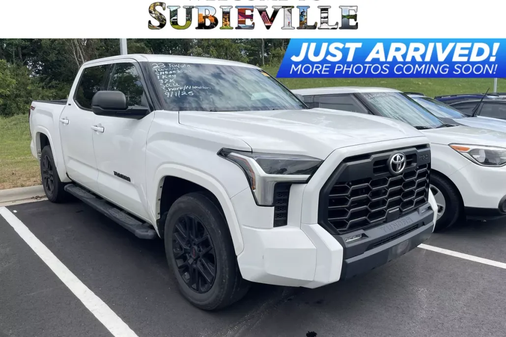 2023 Toyota Tundra SR5 CrewMax photo 1