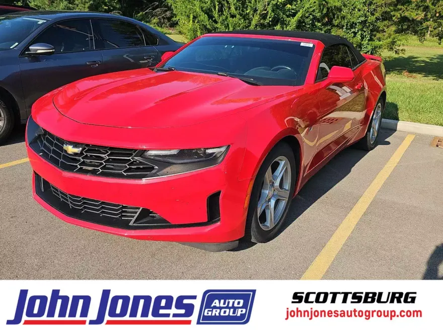 2019 Chevrolet Camaro 1LT photo 1