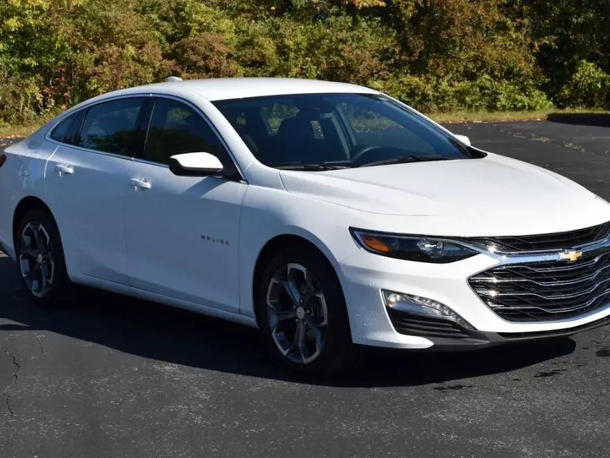 2024 Chevrolet Malibu 1LT photo 1