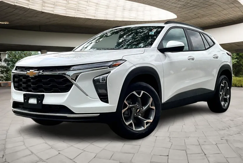 2025 Chevrolet Trax LT photo 1