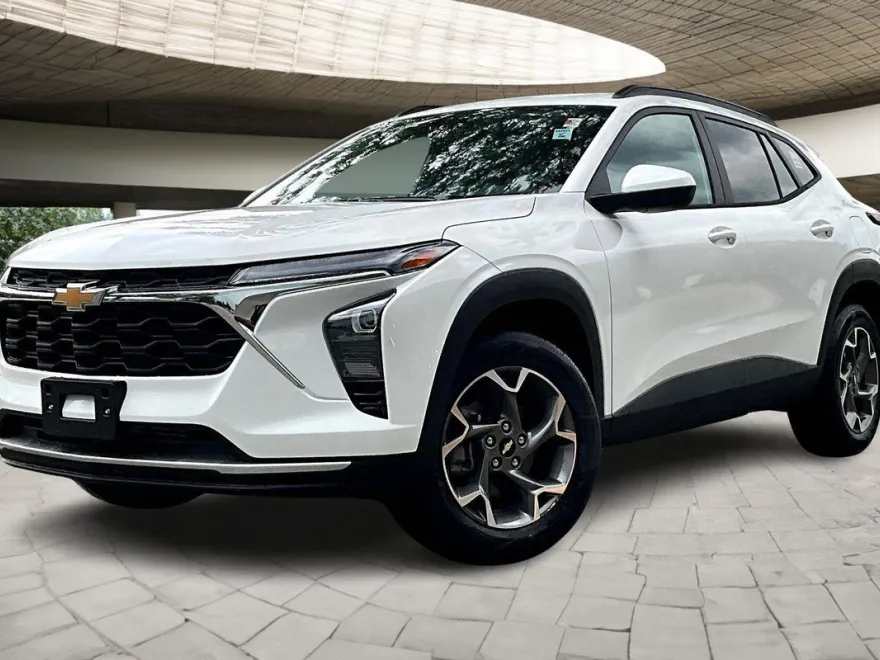 2025 Chevrolet Trax LT photo 1
