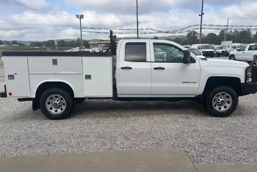 2018 Chevrolet Silverado Work Truck LS Base photo 1