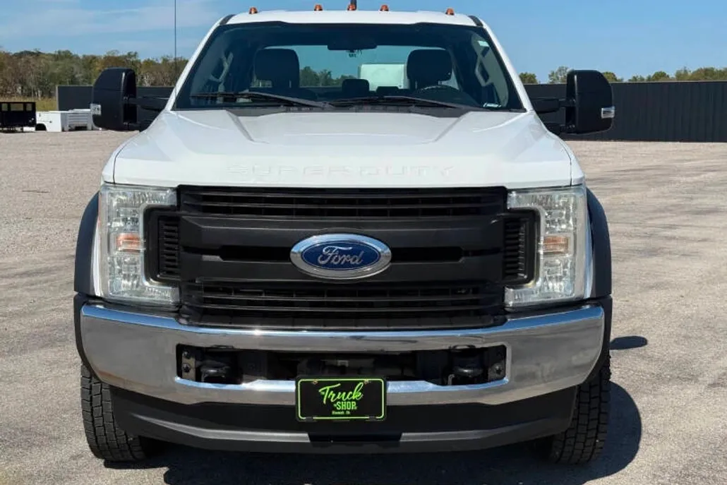 2017 Ford F-550 XL photo 1