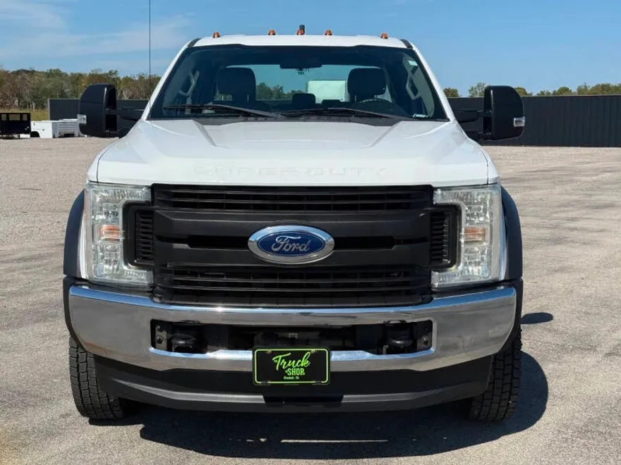 2017 Ford F-550 XL photo 1