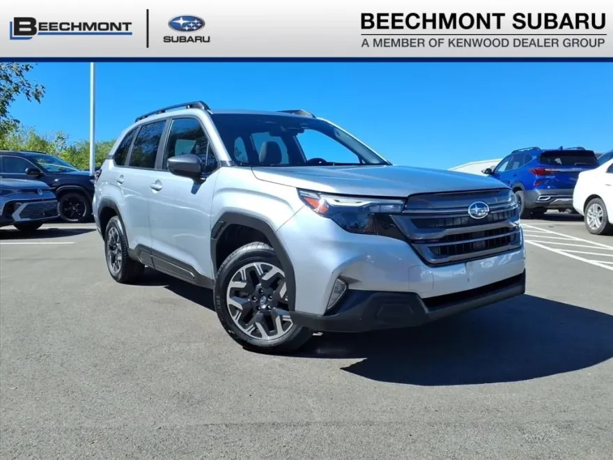 2025 Subaru Forester Premium photo 1