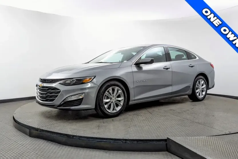 2023 Chevrolet Malibu 1LT photo 1