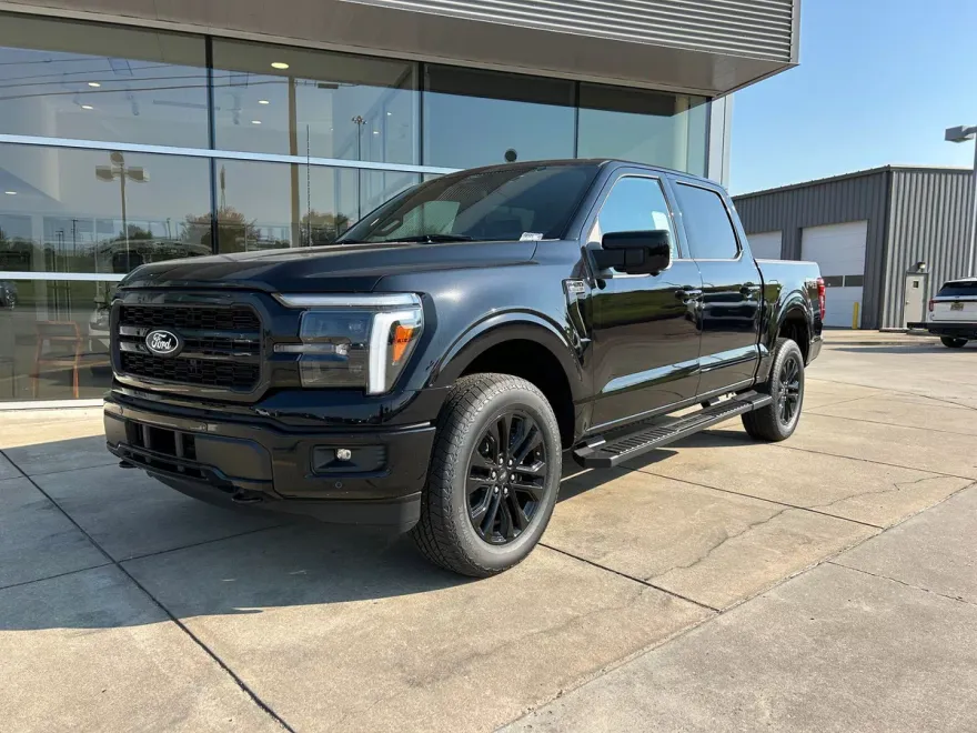 2025 Ford F-150 Lariat photo 1