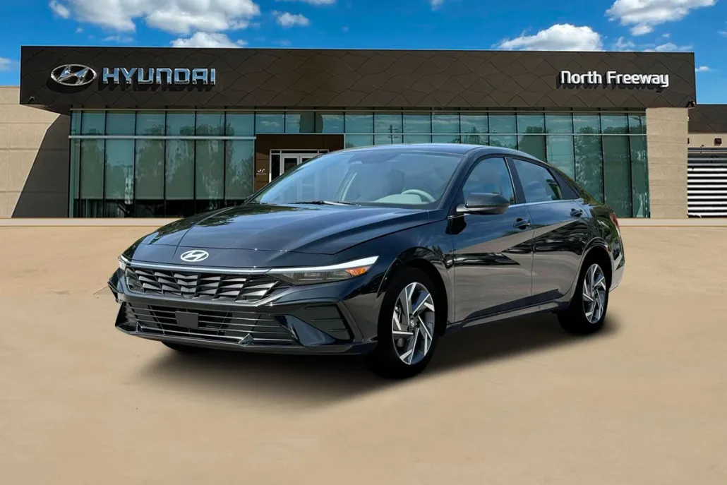 2025 Hyundai Elantra SEL Convenience photo 1
