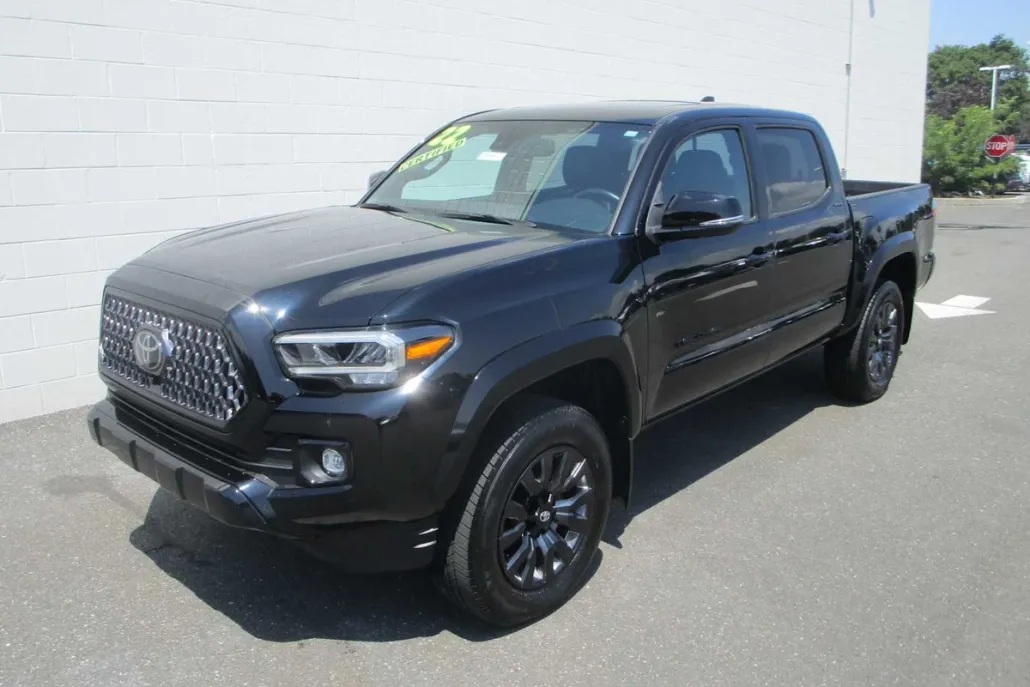 2022 Toyota Tacoma Limited Double Cab V6 photo 1