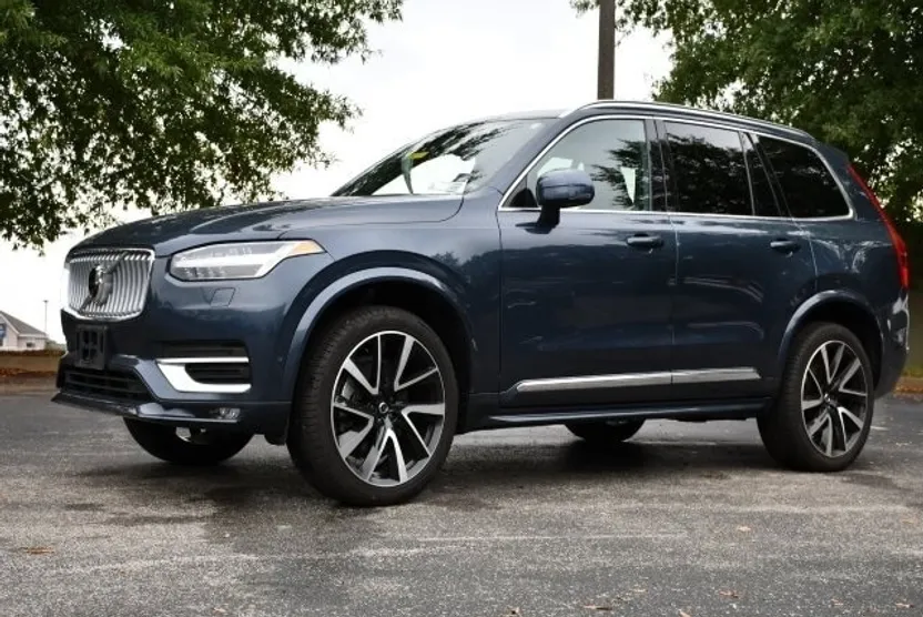 2024 Volvo XC90 B5 Plus photo 1