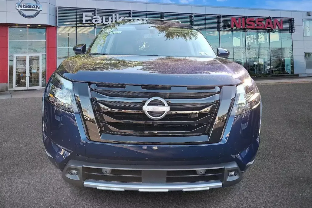 2025 Nissan Pathfinder Platinum photo 1