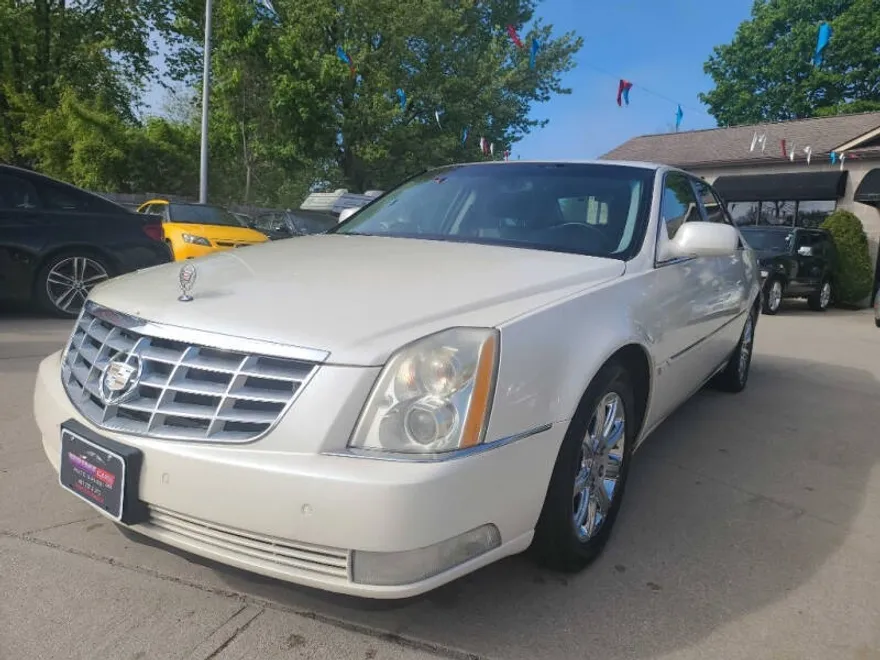 2009 Cadillac DTS photo 1