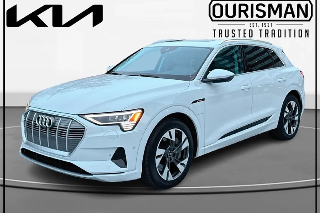 2023 Audi e-tron Premium Plus photo 1