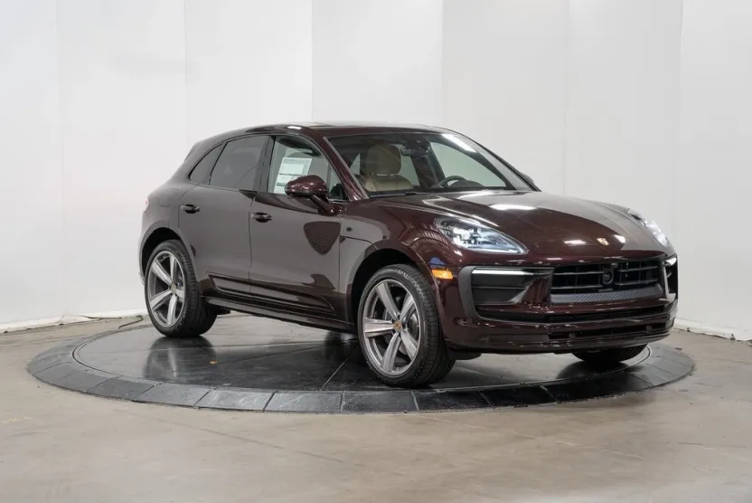 2024 Porsche Macan photo 1