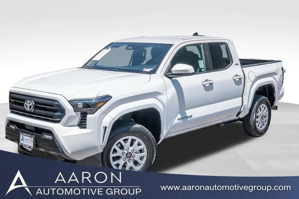 2024 Toyota Tacoma SR5 photo 1