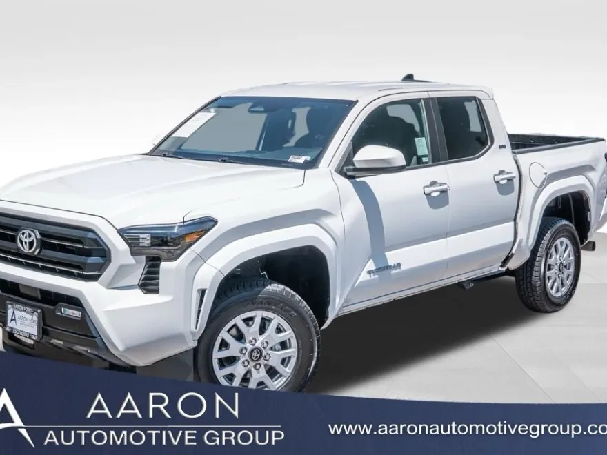 2024 Toyota Tacoma SR5 photo 1