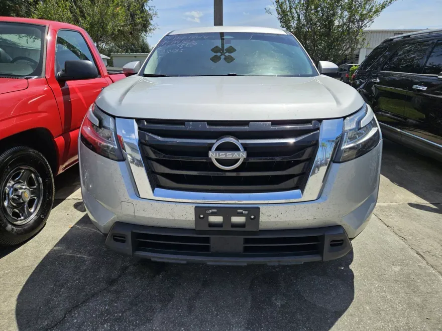 2022 Nissan Pathfinder S photo 1