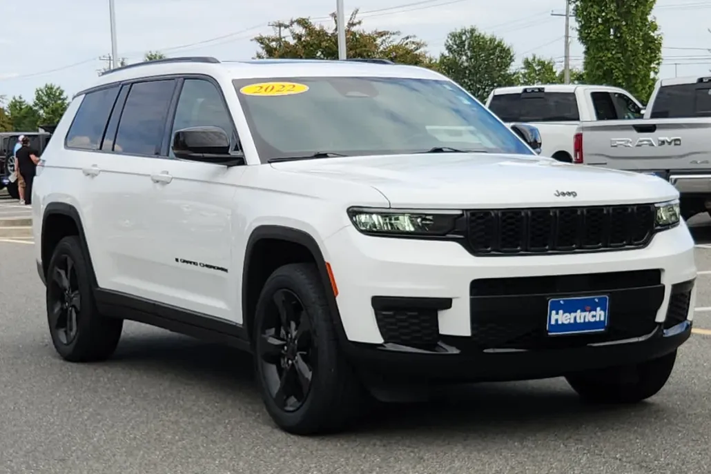 2022 Jeep Grand Cherokee Altitude photo 1