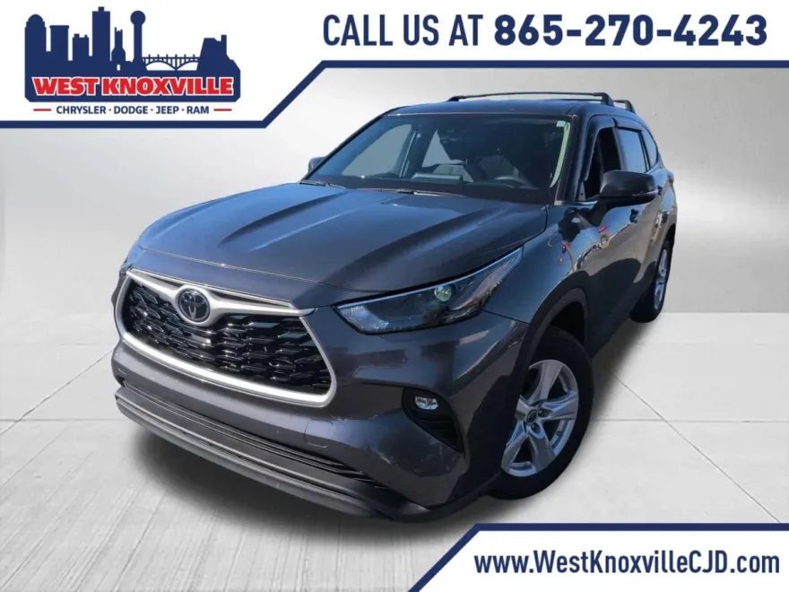 2024 Toyota Highlander LE photo 1
