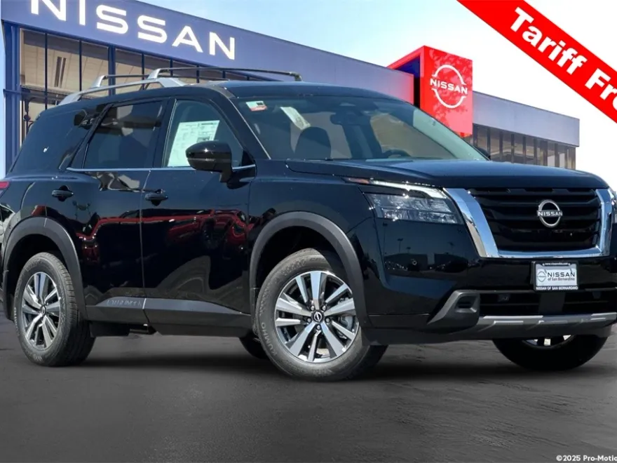 2025 Nissan Pathfinder SL photo 1