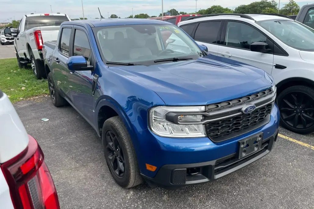 2023 Ford Maverick XLT photo 1