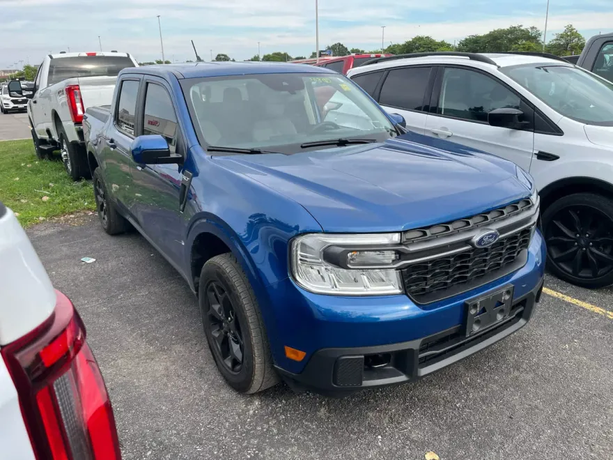 2023 Ford Maverick XLT photo 1