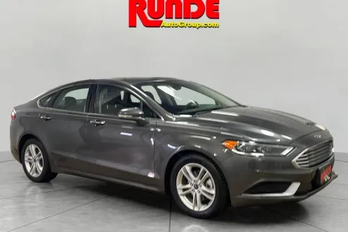 2018 Ford Fusion SE photo 1